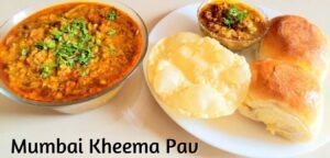 Chicken Kheema Pav (Mumbai Style)