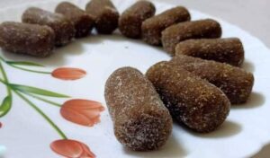 Pinaca or Pinagr is made using red rice flour, Goan palm jaggery and coconut